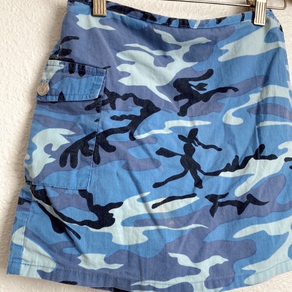 LIMITED EDITION/DEADSTOCK • y2k Amy Byer • Blue Camo Print Mini Cargo Skort